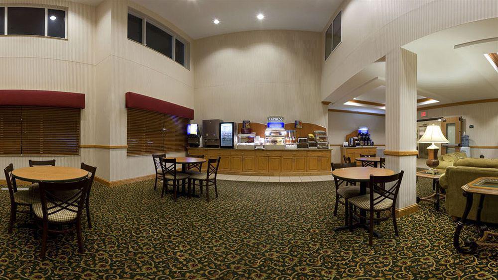 Holiday Inn Express Hotel & Suites Chanhassen By Ihg Exterior foto