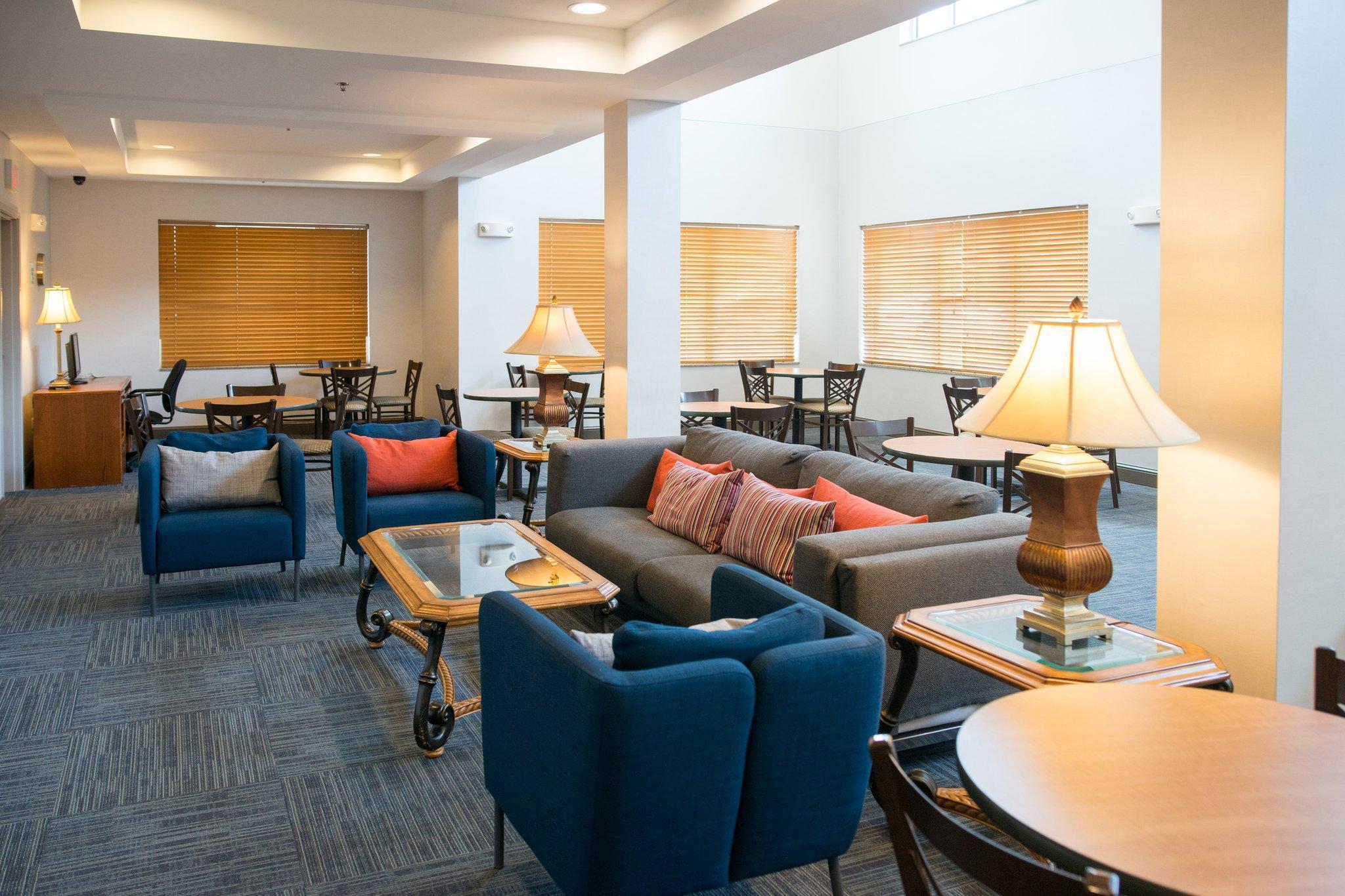 Holiday Inn Express Hotel & Suites Chanhassen By Ihg Exterior foto