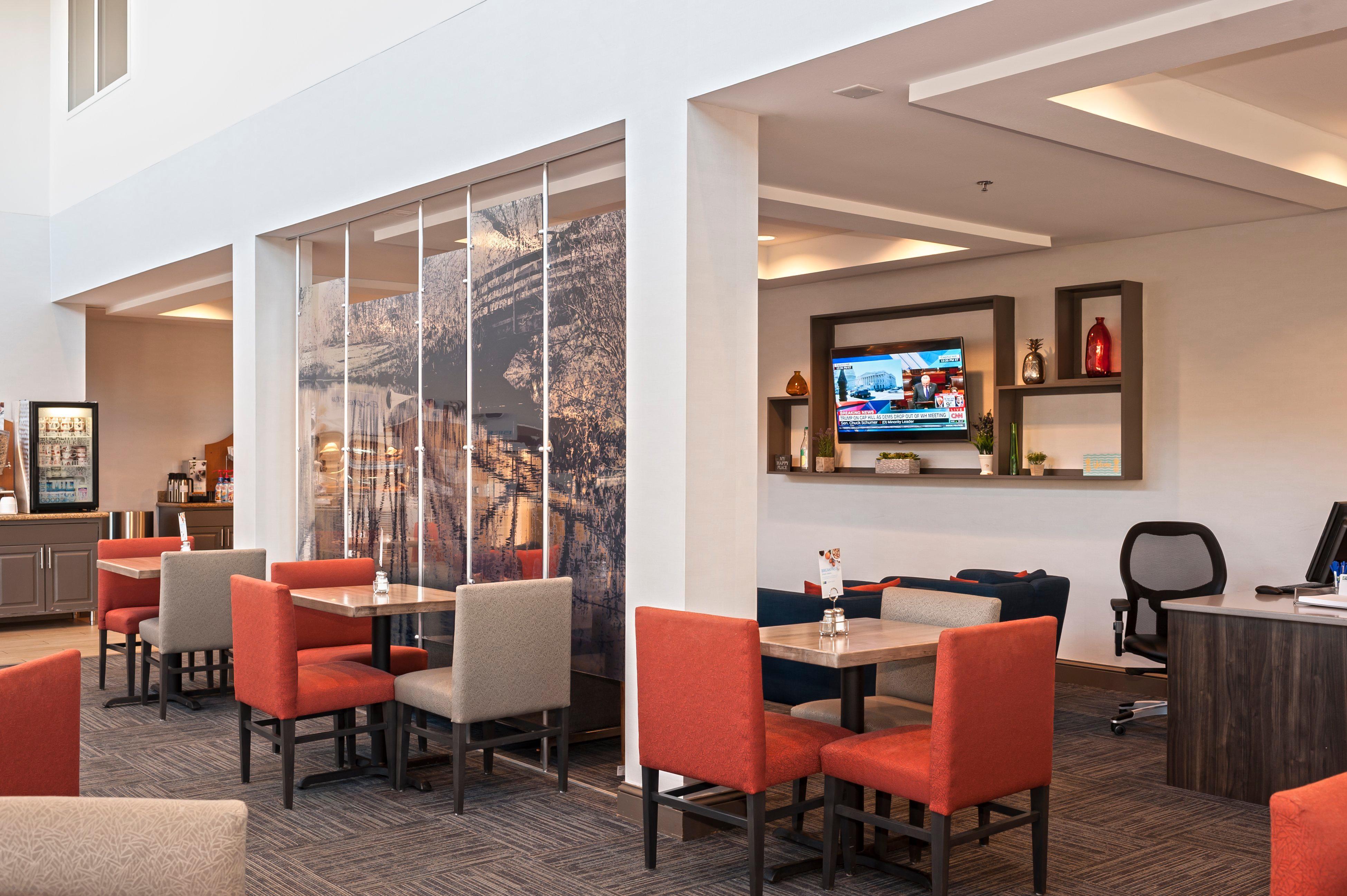 Holiday Inn Express Hotel & Suites Chanhassen By Ihg Exterior foto