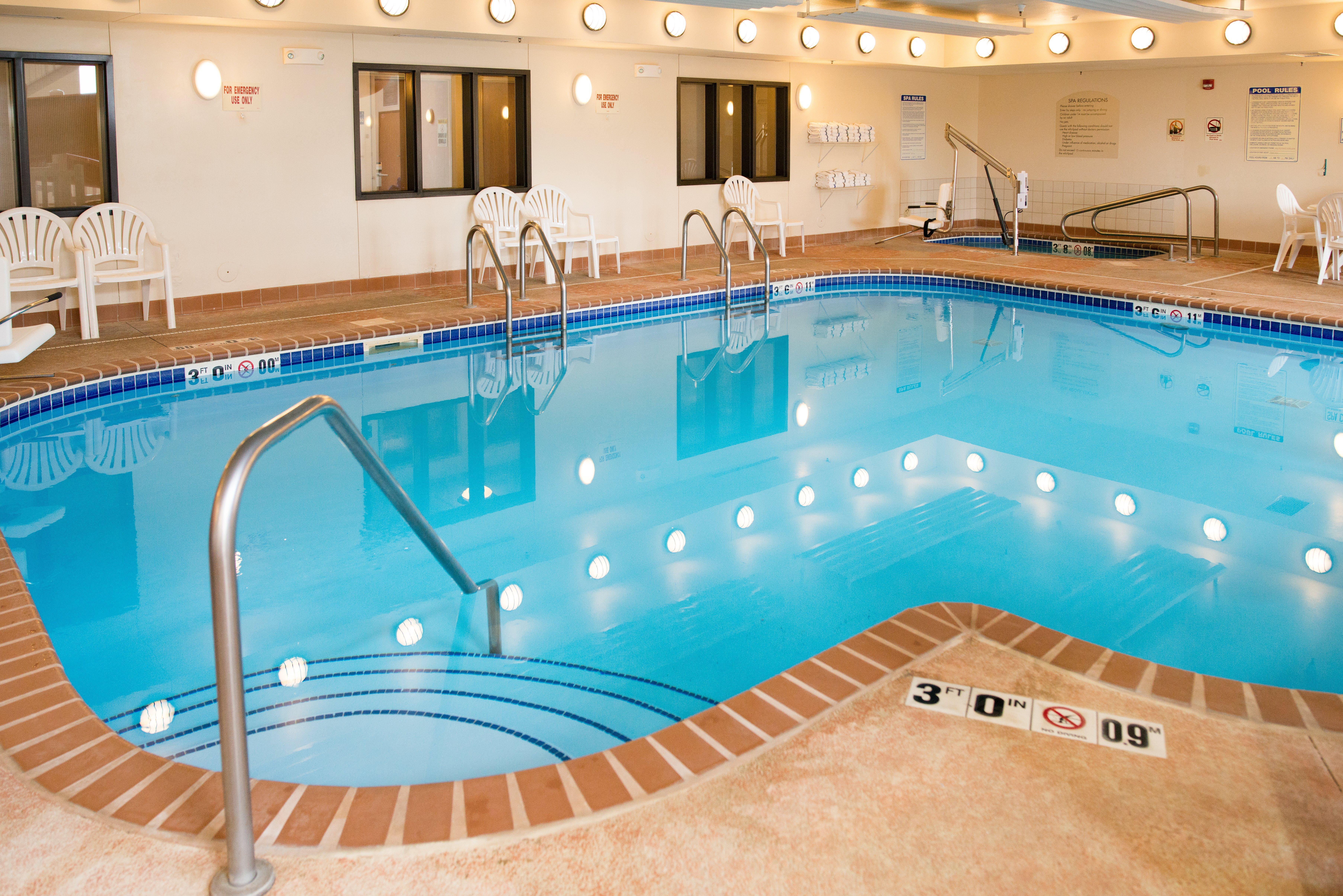 Holiday Inn Express Hotel & Suites Chanhassen By Ihg Exterior foto