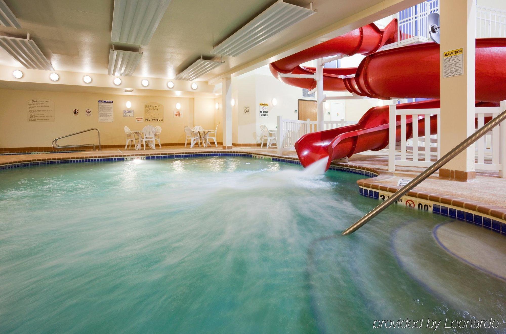 Holiday Inn Express Hotel & Suites Chanhassen By Ihg Exterior foto